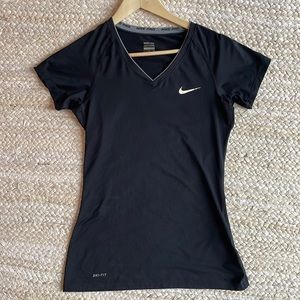 Nike dry-fit tee size small